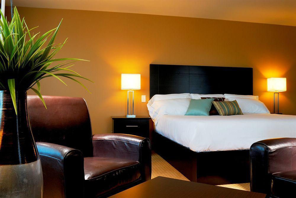 Imperia Hotel & Suites Сент-Юсташ Екстериор снимка
