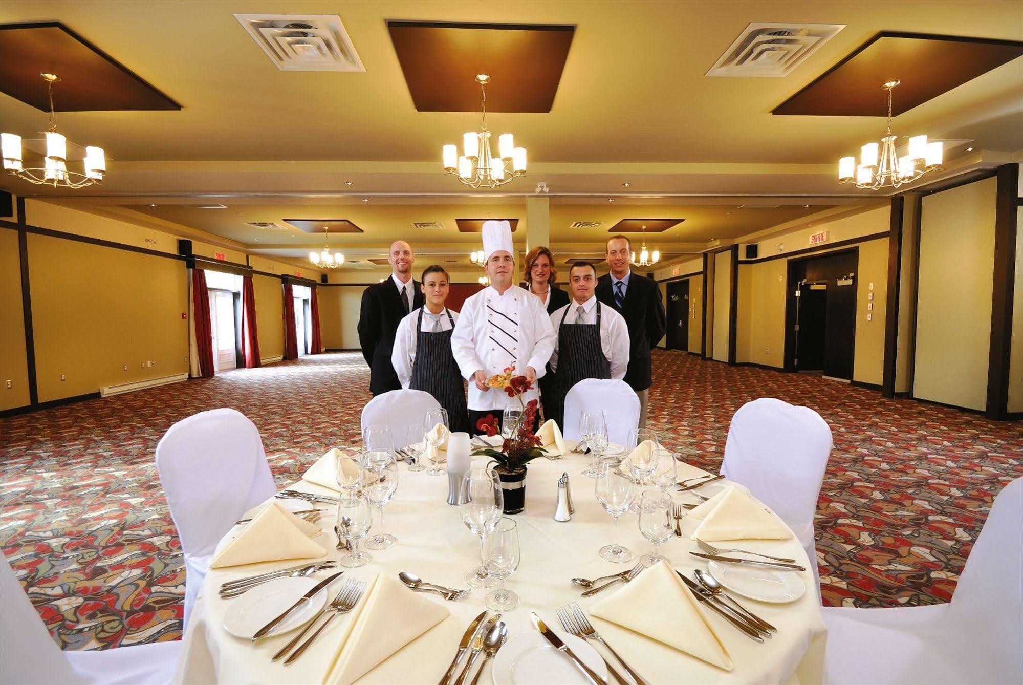 Imperia Hotel & Suites Сент-Юсташ Екстериор снимка