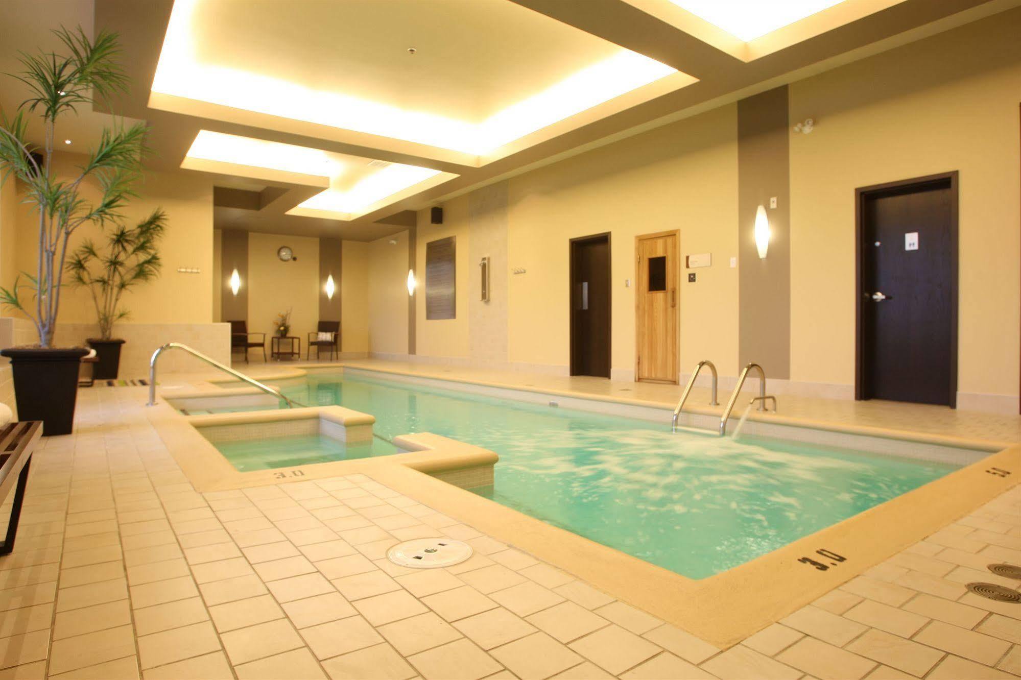 Imperia Hotel & Suites Сент-Юсташ Екстериор снимка