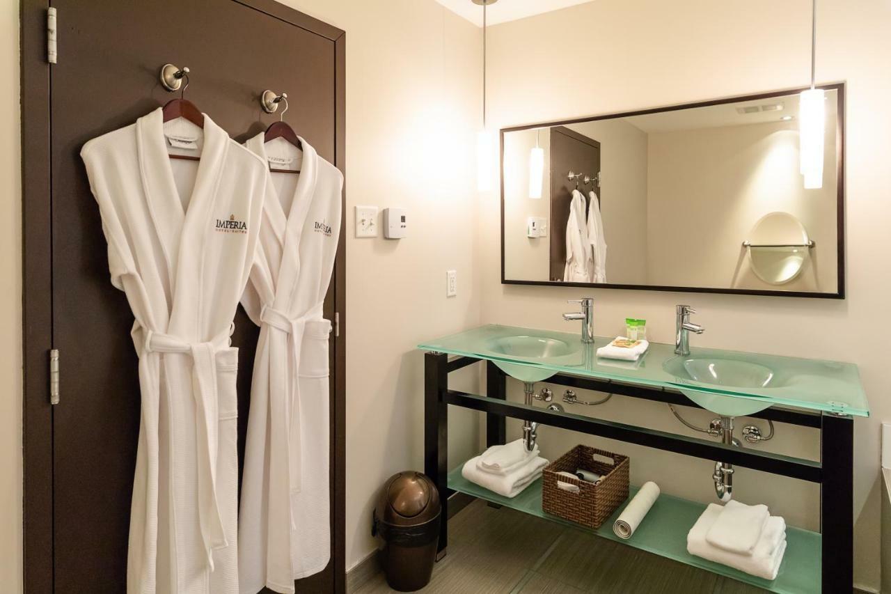 Imperia Hotel & Suites Сент-Юсташ Екстериор снимка