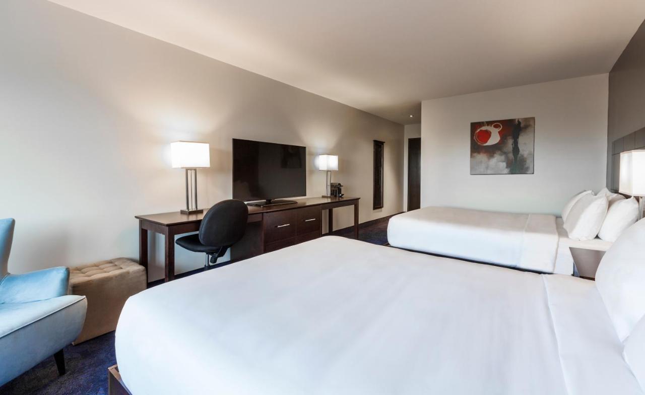 Imperia Hotel & Suites Сент-Юсташ Екстериор снимка