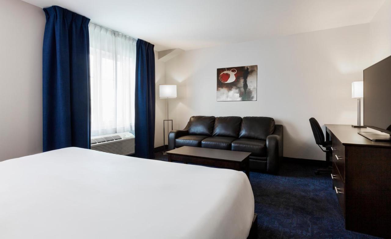 Imperia Hotel & Suites Сент-Юсташ Екстериор снимка